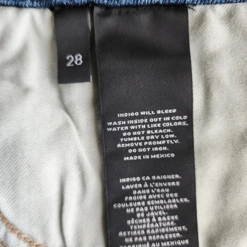 J Brand straight buttoned skirt. 5 pockets. Raw hem. Amost new. - Picture 7 of 7